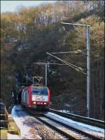 Beim Tunnel Fischterhaff in Goebelsmhle sah es am 18.02.2013 aber noch recht winterlich aus, als die 4018 den IR 3712 Luxembourg - Troisvierges ber die Sauerbrcke zog.