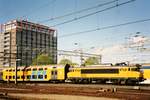 Am 8 März 2004 verlässt NS 1830 Amsterdam Centraal.
