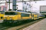 16001800/681476/am-27-jaenner-2002-steht-ns Am 27 Jänner 2002 steht NS 1853 mit ein IC nach Heerlen in Süd-Limburg in Den Haag CS.