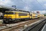1700/567738/regionalzug-mit-1734-haelt-am-20 Regionalzug mit 1734 hält am 20 Juli 2017 in Deventer.