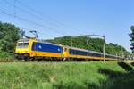 186-traxx-140ms-2/559160/ns-186-115-passiert-tilburg-oude NS 186 115 passiert Tilburg Oude Warande am 26 Mai 2017.