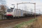186-traxx-140ms-2/768190/bls-186-498-zieht-ein-kesselwagenzug BLS 186 498 zieht ein Kesselwagenzug durch Hulten am 23 Februari 2022.