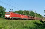 Eisenerzzug aus Dillingen (Saar) mit 189 046 passiert Tilburg Warande am 26 Mai 2017.