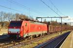 189-siemens-es64f4-2/592356/eanos-zug-mit-189-074-durchfahrt-boxtel Eanos-Zug mit 189 074 durchfahrt Boxtel am 5 Dezember 2014.