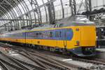 NS 4020 hält am 9 Juli 2018 in Amsterdam Centraal.