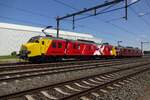 Leider schon seit 1995 Geschichte ist der Postverkehr auf die Schiene in die Niederlande und dafür wurden Elektrotriebzüge der Reihe 3000 Motorpost (Mp) eingesetzt. Zwei davon, die 3031 (dunkelbraun) und die 3029 (rot mit gelb) sind bewahrt geblieben und beide stehen am 30.Mai 2021 in Blerick. 