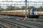 Volker Rail steht mit ein Abschlepptransport ins Mastenwald Nijmegen am 13 November 2019.
