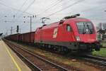 br-1116-taurus-ii-siemens-es64u2/765245/am-31-mai-2004-steht-1116 Am 31 Mai 2004 steht 1116 094 in Wien-Hütteldorf.