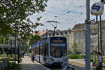 Straßenbahn 515 hat die Endhaltestelle Josefsplatz der Badner-Bahn in Baden erreicht. 06.2023