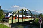 bb Triebzug 4744 039 hat den Bahnhof von Bad Ischl verlassen und berquert eine Brcke ber die Traun in Richtung Gmunden. 17.09.2018 (Hans)