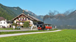 . Wunderschnes Urlaubsland Tirol - Die Achenseebahn ist am 25.08.2016 zwischen der Endstation Maurach Seespitz und der Haltestelle Maurach Mitte unterwegs. (Hans) 
