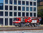Das Zweiwegefahrzeug Recycling Saug-Spülkombi der Rail & Road AG Kanalservice (Olten, Schweiz) steht am 11 September 2023 bei Bern.