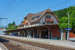 puidoux-chexbres-2/718972/der-bahnhof-puidoux-chexbres-schienenhoehe-61756-muem 
Der Bahnhof Puidoux-Chexbres (Schienenhöhe 617.56 m.ü.M) am 28.05.2012, an der Hauptstrecke Bern–Lausanne.

Der Bahnhof ist aber auch Endpunkt der Vevey–Puidoux-Chexbres, die durch die Weinberg-Terrassen des Lavaux führt (hier nicht im Bild).
