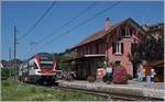 SBB Sommerfahrplan 2018 mit einem RE Fribourg - Vevey - Genve bei der Durchfahrt in Chexbres. (Vollsperrung Puidoux - Lausanne)

10. Juli 2018