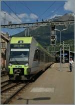 personenverkehr/199807/zwei-loetschberger-verlassen-brig-richtung-bern28 Zwei 'Ltschberger' verlassen Brig Richtung Bern.
28. Mai 2012