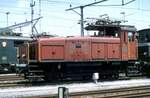 ee-3-3/759012/sbb-ee-33-nr16-325-buegeleisen SBB Ee 3/3 Nr.16 325 'Bügeleisen' in Rorschach am 12.06.1983.