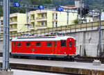   Die Re 4/4 I 10016 (91 85 4410 016-0 CH VEHE) vom Verein Erhalt historische Elektrolomotive Re 4/4 I , ex Classic Rail AG, ex MThB Re 416 627-8, ex SBB Re 4/4 10016, fährt am 19.06.2016 als Lz
