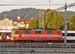 . Am frhen Morgen des 07.06.2015 war die Swiss Express Re 4/4 II 11109 im Bahnhof Zrich Hardbrcke abgestellt. (Hans)