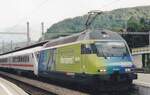 Am 21 Mai 2008 steht 460 079 mit ein EuroCity nach Frankfurt-am-Main in Spiez.