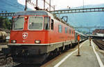 re-6-6-re-620/681056/am-17-juni-2001-steht-11621 Am 17 Juni 2001 steht 11621 mit ein Interregio nach Locarno in Arth-Goldau.
