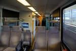 steuerwagen-zu-tw-wie-bt/748729/der-innenraum--interieur-des-stadler Der Innenraum / Interieur des Stadler Niederflur-Gelenksteuerwagen MGB ABt 2131, hier am 07.09.2021 im Bahnhof Disentis/Must�r. Diese Wagen sind passende Gelenksteuerwagen zu den Stadler Niederflur-Panoramatriebz�gen „KOMET“ MGB ABDeh 4/8 bzw. ABDeh 4/10.