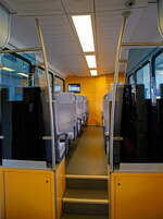 steuerwagen-zu-tw-wie-bt/748731/der-innenraum--interieur-des-stadler Der Innenraum / Interieur des Stadler Niederflur-Gelenksteuerwagen MGB ABt 2131, hier am 07.09.2021 im Bahnhof Disentis/Must�r. Diese Wagen sind passende Gelenksteuerwagen zu den Stadler Niederflur-Panoramatriebz�gen „KOMET“ MGB ABDeh 4/8 bzw. ABDeh 4/10.