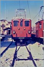 An einem Januartag des Jahres 1986 stand die RhB Ge 4/4 181 der Blonay Chamby Bahn in Blonay.