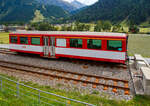 DFB Dampfbahn Furka Bergstrecke/830225/der-vierachsige-personenwagen-a-4161-der Der vierachsige Personenwagen A 4161 der DFB Dampfbahn Furka-Bergstrecke AG, ex MGB A 2061, ex BVZ A 2061, ein Mitteleinstiegswagen der 1. Klasse noch in MGB Lackierung, ist am 07 September 2021 in Oberwald (Wallis) abgestellt, aufgenommen aus einem fahrenden MGB-Zug heraus. Aktuell ist der Wagen frisch lackiert als DFB Infowagen A 4161 im Bahnhof Oberwald abgestellt (als Provisorium Oberwald, trgt er denVermerk darf den Bhf. Oberwald nicht Verlassen). 

Der Wagen wurde 1961 von SIG (Schweizerische Industrie-Gesellschaft) in Neuhausen am Rheinfall gebaut und an die damalige BVZ (Brig-Visp-Zermatt-Bahn / BVZ Zermatt-Bahn) als A 2061 geliefert. Nach dem Zusammenschuss am 01. Januar 2003 der BVZ mit der Furka-Oberalp-Bahn (FO) zur Matterhorn-Gotthard-Bahn wurde er zum MGB A 2061, im Jahr 2016 ging er dann an die DFB. 

TECHNISCHE DATEN
Hersteller: SIG
Baujahr: 1961
Spurweite: 1.000 mm (Meterspur)
Anzahl der Achsen 4 (2´2´)
Lnge ber Puffer : 15.780 mm
Lnge des Wagenkastens: 14.900 mm
Breite: 2.656 mm
Hhe: 3.365 mm
Drehzapfenabstand: 11.010 mm
Achsabstand im Drehgestell: 1.800 mm
Laufraddurchmesser: 675 mm
Bremszahnrad: System Abt  (Drehgestell Seite Visp/Talseite)
Eigengewicht:  11,8 t 
Ladegewicht:  3 t
Zul. Hchstgeschwindigkeit: 90 km/h
Anzahl der Fenster (1.400 mm breit): 6 (WC-Seite) bzw. 7
Sitzpltze: 34 und 2 Klappsitze
Stehpltze: 6
Lichte Trbreite: 2 x 610 mm
Toiletten: 1
Heizung: Zugsammelschiene RhB/MGB
Bremsen: automatische Vakuum- und Handbremse
Zulassungen: MGB und RhB
