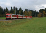 CJ: Verstärkter Regionalzug mit dem BDe 4/4 II 612 und dem Gütertriebwagen De 4/4 II 411 auf der Fahrt nach Glovelier am 21.