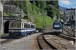 Der Rocheres de Naye Beh 4/8 301  Montreux  auf 80 cm Spur und ein Alpina Triebzug auf Meterspur warten in Montreux auf neue Einsätze. 
13. Aug. 2017