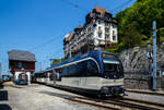 Gefhrt von dem Panorama-Steuerwagen Ast 151hat  der MOB Regionalzug (R 2220) von Montreux nach Zweisimmen am 27.