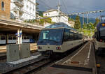 Der MOB GoldenPass-Zug R 2232 nach Zweisimmen verlsst am 26 Mai 2023 den Bahnhof Montreux, am Zugschluss der vierachsige MOB 1.Klasse Panorama-Steuerwagen Ast 117 (ex Arst 117).