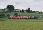 rbs-regionalverkehr-bern-solothurn/612781/regionalverkehr-bern-solothurn-rbsszbvbwseltener-vierwagenzug-bestehend-aus Regionalverkehr Bern-Solothurn RBS/SZB/VBW:
Seltener Vierwagenzug bestehend aus Bre 4/4 1 PENDLER-PINTLI, Billetbar-Triebwagen BDre 4/4, Bt 221 und Bt 222 im Worblental unterwegs zwischen Deisswil und Stettlen im Juni 1994.
Hier handelt es sich um eine typische Überlandkomposition, wie sie während vielen Jahren auf der Strecke Solothurn-Bern verkehrte.
Foto: Walter Ruetsch