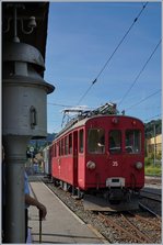 berninabahn-unesco-weltkulturerbe/521334/der-rhb-abe-44-n176-35 Der RhB ABe 4/4 N° 35 in Blonay.
1. Aug. 2016