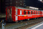 RhB BD 2472 kombinierter EW II 2.Klasse Personen-/Gepckwagen fr die Berninabahn abgestellt am 03.11.2019 im Bahnhof Tirano.