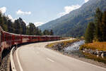 UNESCO-Weltkulturerbe Berninabahn / Ferrovia del Bernina:  Gefhrt von dem ALLEGRA-Zweispannungstriebzug ABe 8/12 RhB 3504  Dario Cologna  geht es 06.09.2021 mit dem RhB-Regionalzug nach Tirano, von