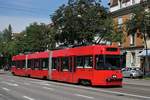 BERNMOBIL.
Die drei in der Stadt Bern verkehrenden Strassenbahntypen:
Das lteste Tram, das Vevey Tram stammt aus dem Jahre 1989.
Verewigt kurz nach der Haltestelle Ostring am 15. Juni 2018.
Foto: Walter Ruetsch