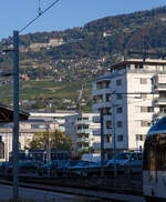 Blick vom Bahnhof Vevey auf die Kreuzungstation (Chem. de Forchy, Chardonne) bzw. die abtsche Weichen (auch Abt´sche Weiche oder abtsche Ausweiche) der Standseilbahn Vevey–Chardonne–Mont-Pèlerin (VCP), leider ohne Seilbahnwagen, am 10.09.2023. 

Die Standseilbahn wurde 1900 eröffnet. Sie hat eine Streckenlänge von 1580 Metern und überwindet einen Höhenunterschied von 415 Metern. Neben der Tal- und Bergstation hat sie noch drei Zwischenhaltestellen.

Die Standseilbahn wurde am 25. September 2009 nach längerer Modernisierung, wobei auch die beiden Standseilbahnwagen einen neuen Aufbau erhielten, wieder in Betrieb genommen.

Die Standseilbahnlinie ab Vevey bietet eine unvergleichliche Aussicht auf die Schätze des Lavaux. Nur  ein paar Meter vom Bahnhof Vevey-Funi  entfernt verlässt die Standseilbahn Vevey am Genfersee und beginnt ihren steilen Aufstieg, vorbei an den Weinbergen des Lavaux, einem UNESCO-Weltkulturerbe, bringt einen die Standseilbahn Vevey – Chardonne – Mont-Pèlerin in 11 Minuten auf über 810 Meter Höhe. Ihr Ziel ist das Winzerdorf Chardonne-Baumaroche mit seinen Weinkellern und einer der schönsten Aussichten auf den Genfersee. Die Bergstation befindet sich aber nicht auf dem Gipfel des Mont-Pèlerin, um auf die Spitze des Mont-Pèlerin zu gelangen, erfordert es von der Bergstation einen 45 minütigen Fußmarsch.
