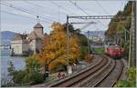 Der XTmas 99 85 9177 004-0 ist beim Chteau de Chillon auf der Fahrt in Richtung Villeneuve.

21. Oktober 2020
