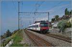 im Lavaux/347371/ein-domino-als-s-21-12935 Ein 'Domino' als S 21 12935 von Lausanne nach Payerne bei der Durchfahrt in Grandvaux.
