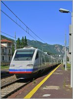 etr-470/499237/ein-cis-etr-470-erreicht-von Ein CIS ETR 470 erreicht von der Schweiz kommend den Bahnhof Stresa.
30. August 2006