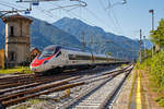 
Nochmals, nun als Nachschuß....

Der SBB ETR 610.014 (ETR 93 85 5 610 014-8 CH-SBB) ein ETR 610 der 1.Serie, gekuppelt mit dem RABe 503 012  “Ticino“ (93 85 0 503 012-3 CH-SBB), ein ETR 610 der 2.Serie, verlassen am 03.08.2019 den Bahnhof Domodossola in Richtung Mailand.

Seit 2018 bezeichnet die SBB die ETR 610 als Astoro, abgeleitet vom italienischen Begriff Astore für Habicht.
