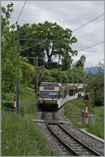Das strake Fahrgastaufkommen veranlasste die CEV heute Pfingstmontag ihre Züge ausnahmsweise mit zwei GTW zu führen, hier ist der Regioalzug 1434 von Blonay nach Vevey kurz vor