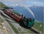 BRB Brienz Rothornbahn/519460/die-oelbefeuerte-brb-h-23-16 Die Ölbefeuerte BRB H 2/3 16 verlässt die Gipfelstation Brienzer Rothorn.
7. Juli 2016