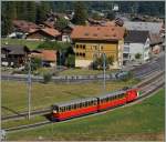 Abgebüglet rollt der SPB Zug 663 nach Wildersdwil, dass in Kürze erreicht wird. 12. Juli 2015