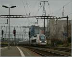 Mit nicht unerheblicher Geschwindikeit sausst der TGV von Lausanne nach Paris durch Renens VD.