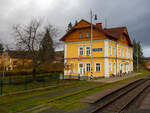 Der Bahnhof Blejov (Blisowa) an der „Bhmische Westbahn“ Bahnstrecke Plzeň–Furth im Wald (SDC 180), hier am 24.11.2022 aus dem EC 360 / Ex 6.