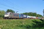 metrans-rail-sro/558921/klv-mit-metrans-186-289-passiert KLV mit Metrans 186 289 passiert Tilburg Oude Warande am 26 Mai 2017.