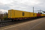 Guterwagen/799367/4-achsiger-drehgestell-containertragwagen-33-54-4576-488-9 4-achsiger Drehgestell-Containertragwagen 33 54 4576 488-9 CZ-MT, der Gattung Sggnss 80ft (Sggnss-XL), der METRANS Rail s.r.o. (Prag / Praha), am 07.12.2022 im Zugverband, beladen mit zwei 40ft-Containern bei einer Zugdurchfahrt in Dresden-Strehlen.

Mit dem Containertragwagen der Bauart Sggnss 80´ ist es erstmals möglich Container mit einer Gesamtlänge von 80 Fuß auf einem vierachsigen Drehgestellwagen zu transportieren. Der Wagen hat eine Länge von 25.940 mm und wird von Tatravagonka und Greenbrier Europe gefertigt. Aktuell werden die Sggnss 80´ u.a. bei Metrans, VTG, Boxxpress, RailCargoAustria, SETG, GATX und der StlB eingesetzt.

Die METRANS ist ein 100 %-iges Tochterunternehmen der Hamburger Hafen und Logistik AG (HHLA). Sie ist Marktführer für Containertransporte im Seehafenhinterlandverkehr mit Mittel-, Ost- und Südosteuropa. Eigene Inland-Terminals, spezielle Loks  und umweltfreundliche Containertragwagen ermöglichen flexible, qualitativ hochwertige Angebote.

TECHNISCHE DATEN:
Spurweite: 1 435 mm
Anzahl der Achsen: 4 in zwei Drehgestellen
Länge über Puffer: 25.940 mm
Drehzapfenabstand: 19.300 mm
Achsabstand im Drehgestell: 1.800mm
Laufraddurchmesser: 920 mm (neu)
Drehgestelltyp: 	Y25Ls1-K
Ladelänge : 24 700 mm  (z.B. 2 x 40’ ISO Container)
Höhe der Ladeebene über SOK: 1.155 mm
Höchstgeschwindigkeit: 100 km/h (Lastgrenze SS und leer 120 km/h)
Max. Zuladung bei Lastgrenze S: 68,5 t (ab Streckenklasse D)
Max. Zuladung bei Lastgrenze SS: 58,5 t (ab Streckenklasse C)
Eigengewicht: 21.500 kg
Kleinster bef. Gleisbogenradius: R 75 m
Bauart der Bremse: KE-GP-A (K)
Bremssohle: Jurid 816M
Intern. Verwendungsfähigkeit: TEN-GE
