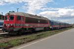 baureihe-418-ex-m41/655734/m21-2143-treft-am-7-mai-2016 M21-2143 treft am 7 Mai 2016 mit ein Regionalzug in Budapest Nyugati ein.